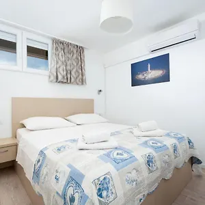 https://frana-blue-apartment.splithotels.org